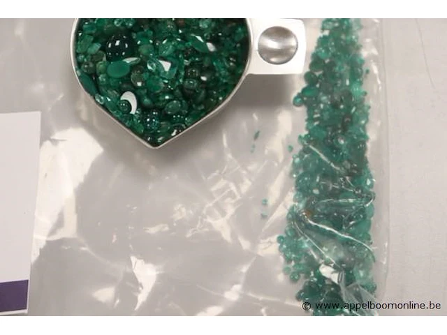 Plm 379,55ct groene steentjes in div cuts - afbeelding 3 van  3