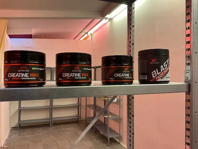 Plm. 40 diverse drinkbekers nutrition en diverse potten - afbeelding 8 van  22