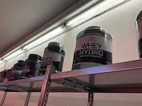 Plm. 40 diverse drinkbekers nutrition en diverse potten - afbeelding 19 van  22