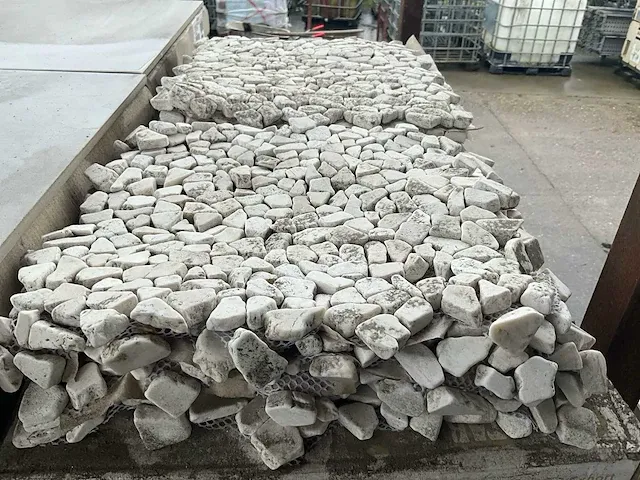 Plm 4,95 m2 met mozaïek tegels stabigo cream 30x30 cm. - afbeelding 1 van  6