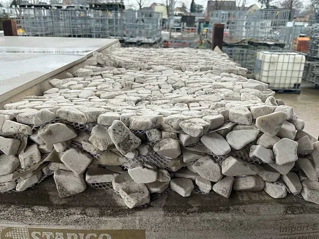 Plm 4,95 m2 met mozaïek tegels stabigo cream 30x30 cm. - afbeelding 3 van  6