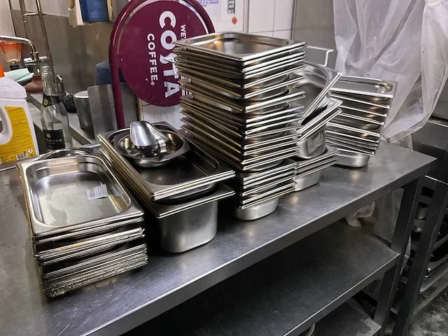 Plm 55 diverse rvs gastronormbakjes - afbeelding 1 van  8