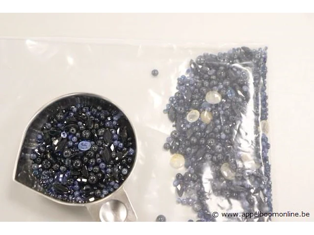 Plm 608,33ct blauwe steentjes in div cuts - afbeelding 2 van  3