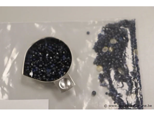 Plm 608,33ct blauwe steentjes in div cuts - afbeelding 3 van  3