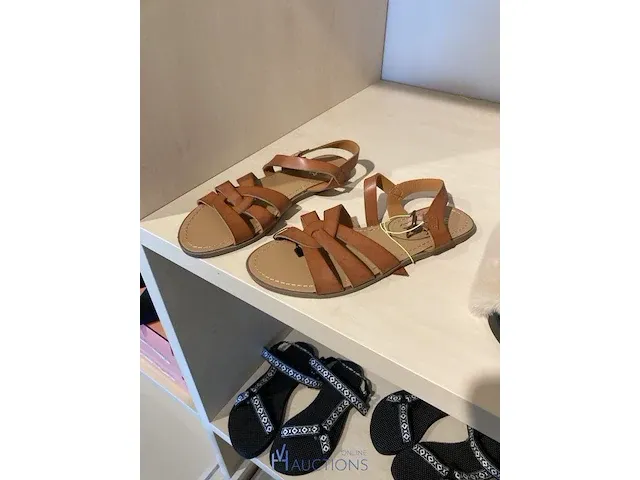 Plm 79 paar diverse damesschoenen ideal shoes, bellucci, enz - afbeelding 20 van  25