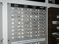 Plm 820 diverse brilmonturen waaronder gucci, prada, rayban, enz - afbeelding 16 van  98