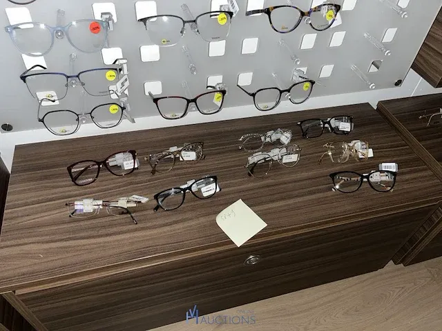 Plm 820 diverse brilmonturen waaronder gucci, prada, rayban, enz - afbeelding 18 van  98