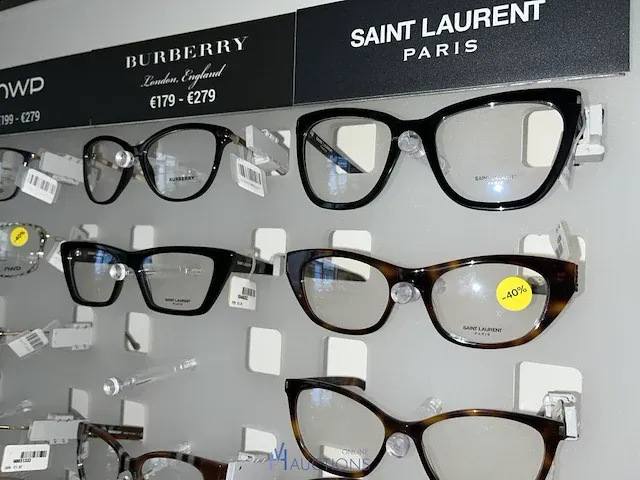 Plm 820 diverse brilmonturen waaronder gucci, prada, rayban, enz - afbeelding 20 van  98