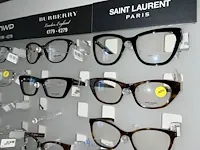 Plm 820 diverse brilmonturen waaronder gucci, prada, rayban, enz - afbeelding 20 van  98