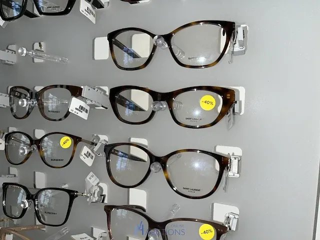 Plm 820 diverse brilmonturen waaronder gucci, prada, rayban, enz - afbeelding 21 van  98