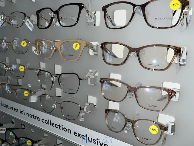 Plm 820 diverse brilmonturen waaronder gucci, prada, rayban, enz - afbeelding 22 van  98