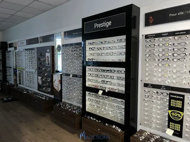 Plm 820 diverse brilmonturen waaronder gucci, prada, rayban, enz - afbeelding 12 van  98