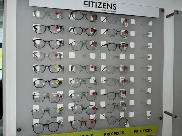 Plm 820 diverse brilmonturen waaronder gucci, prada, rayban, enz - afbeelding 26 van  98