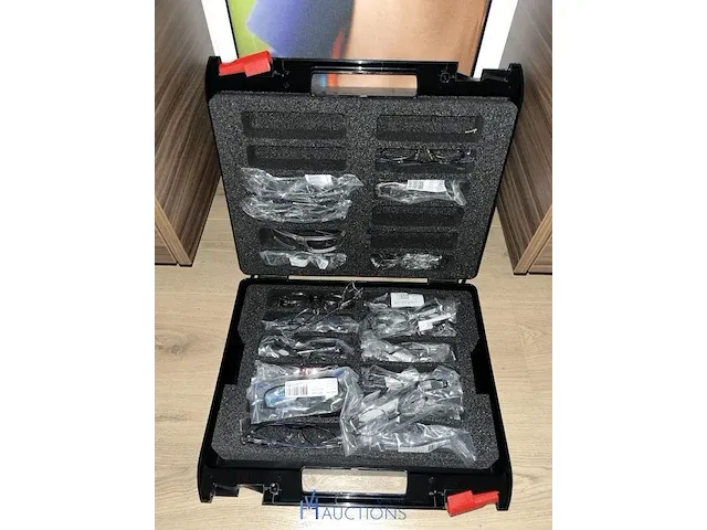 Plm 820 diverse brilmonturen waaronder gucci, prada, rayban, enz - afbeelding 29 van  98