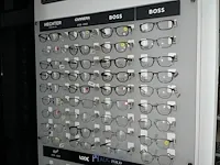 Plm 820 diverse brilmonturen waaronder gucci, prada, rayban, enz - afbeelding 32 van  98