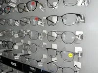 Plm 820 diverse brilmonturen waaronder gucci, prada, rayban, enz - afbeelding 36 van  98