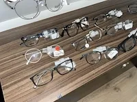 Plm 820 diverse brilmonturen waaronder gucci, prada, rayban, enz - afbeelding 43 van  98