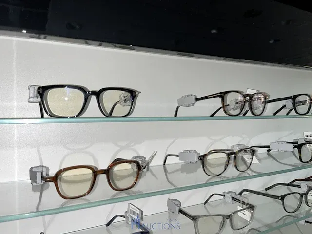 Plm 820 diverse brilmonturen waaronder gucci, prada, rayban, enz - afbeelding 48 van  98
