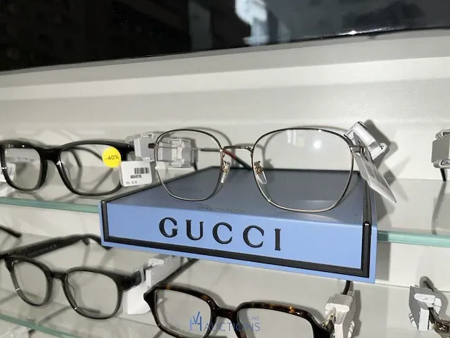 Plm 820 diverse brilmonturen waaronder gucci, prada, rayban, enz - afbeelding 52 van  98