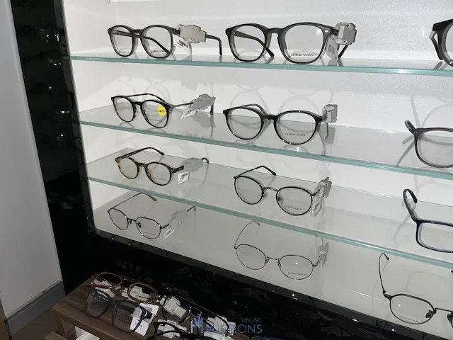 Plm 820 diverse brilmonturen waaronder gucci, prada, rayban, enz - afbeelding 57 van  98