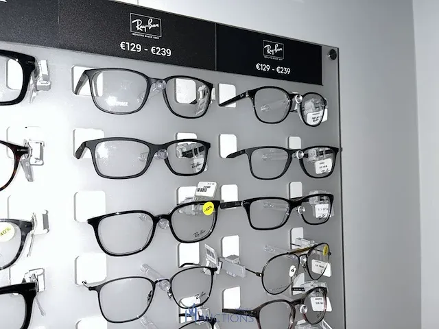 Plm 820 diverse brilmonturen waaronder gucci, prada, rayban, enz - afbeelding 63 van  98