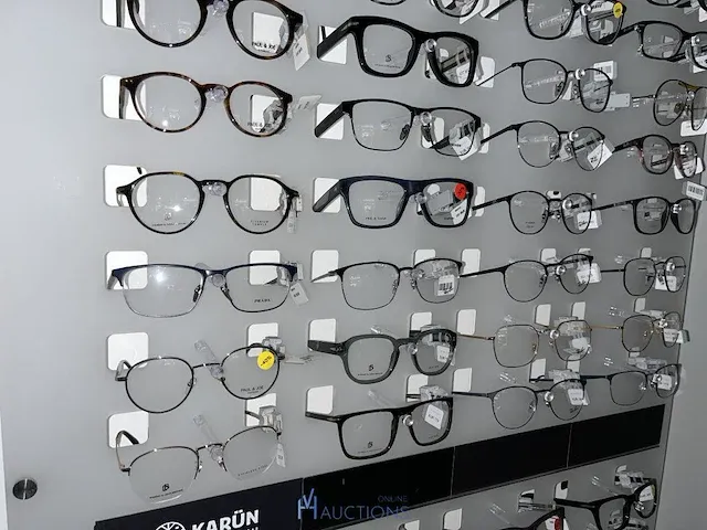 Plm 820 diverse brilmonturen waaronder gucci, prada, rayban, enz - afbeelding 65 van  98