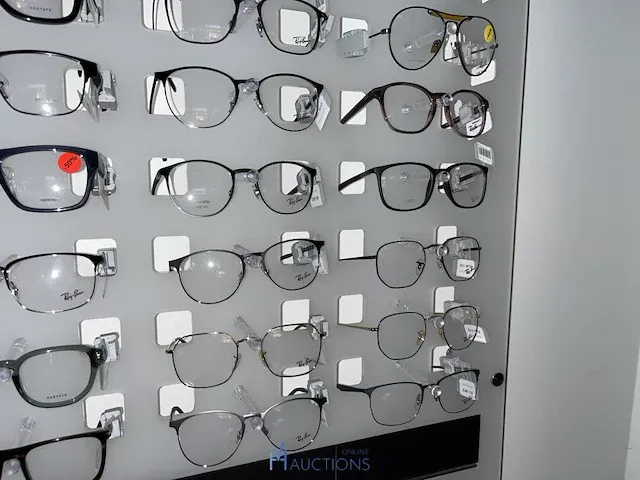 Plm 820 diverse brilmonturen waaronder gucci, prada, rayban, enz - afbeelding 66 van  98