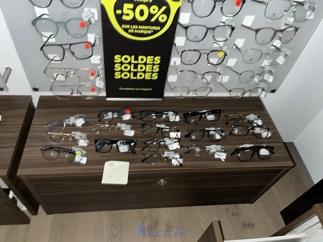 Plm 820 diverse brilmonturen waaronder gucci, prada, rayban, enz - afbeelding 70 van  98