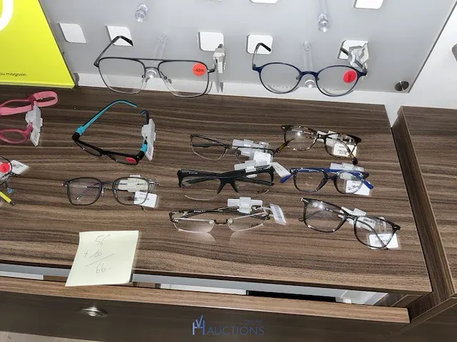 Plm 820 diverse brilmonturen waaronder gucci, prada, rayban, enz - afbeelding 81 van  98