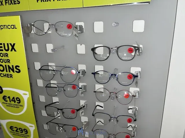 Plm 820 diverse brilmonturen waaronder gucci, prada, rayban, enz - afbeelding 83 van  98