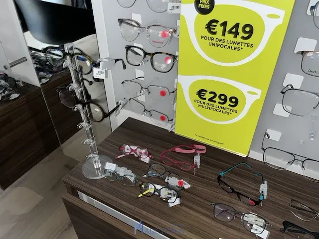 Plm 820 diverse brilmonturen waaronder gucci, prada, rayban, enz - afbeelding 84 van  98