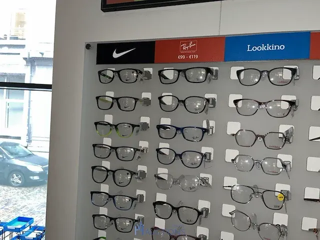 Plm 820 diverse brilmonturen waaronder gucci, prada, rayban, enz - afbeelding 91 van  98