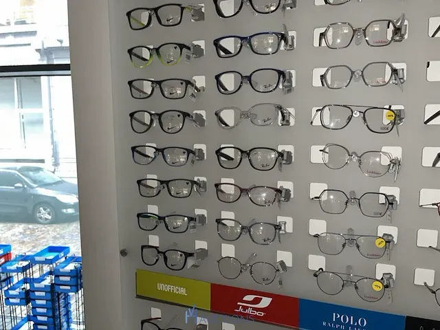 Plm 820 diverse brilmonturen waaronder gucci, prada, rayban, enz - afbeelding 92 van  98
