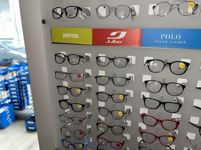 Plm 820 diverse brilmonturen waaronder gucci, prada, rayban, enz - afbeelding 96 van  98