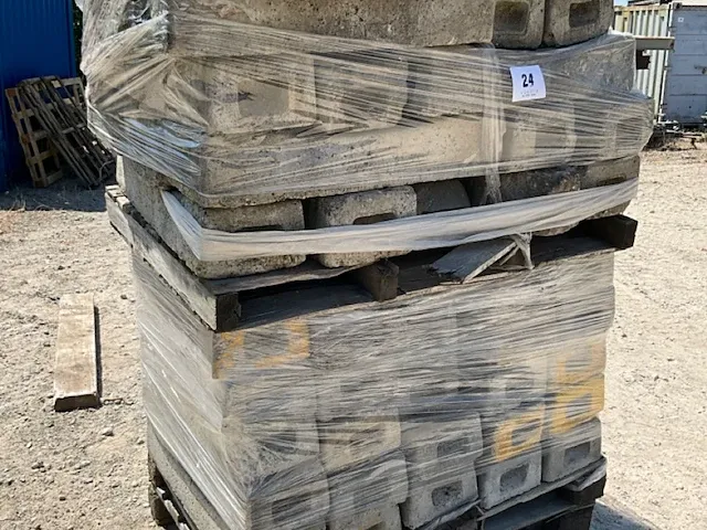 Plm 83 betonnen omheiningsvoeten - afbeelding 1 van  3