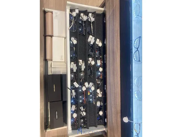 Plm 840 diverse brilmonturen waaronder gucci, prada, rayban, enz - afbeelding 3 van  22