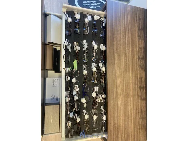 Plm 840 diverse brilmonturen waaronder gucci, prada, rayban, enz - afbeelding 5 van  22