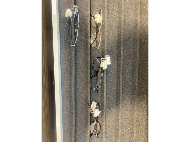 Plm 840 diverse brilmonturen waaronder gucci, prada, rayban, enz - afbeelding 7 van  22