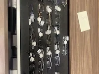 Plm 840 diverse brilmonturen waaronder gucci, prada, rayban, enz - afbeelding 11 van  22