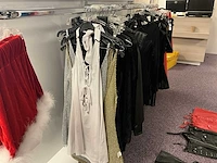 Plm 88 diverse corsetten, jurken en rokken - afbeelding 7 van  17