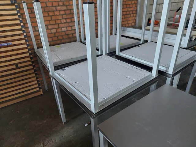 Plm 9 vierkante kantinetafels - afbeelding 3 van  4