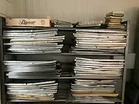 Plm 95 diverse bakplaten + plm 23 diverse legroosters en manden - afbeelding 1 van  8