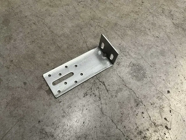 Plm 995 diverse brackets etanco isolco 150mm en 90mm - afbeelding 1 van  4