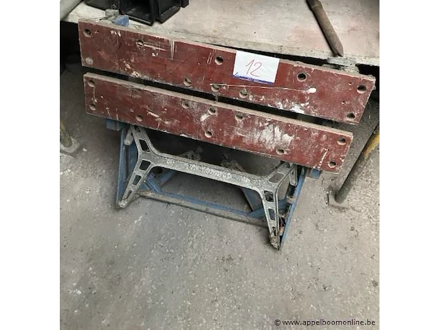 Plooibare werkbankje - afbeelding 1 van  1