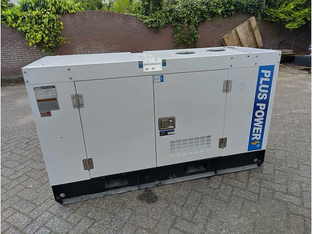 Plus power 30kva - diesel noodstroomaggregaat - 2023 - afbeelding 15 van  19