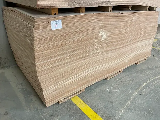 Plywoodplaten - afbeelding 1 van  4