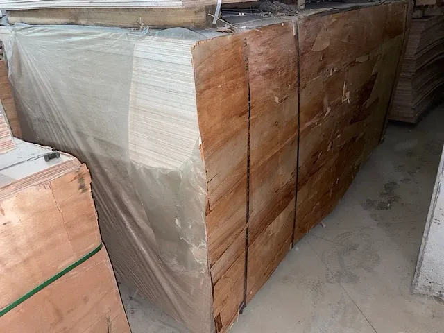 Plywoodplaten - afbeelding 1 van  3