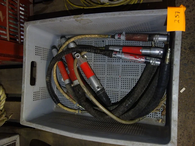 Pneumatisch materiaal voor garages - afbeelding 1 van  1
