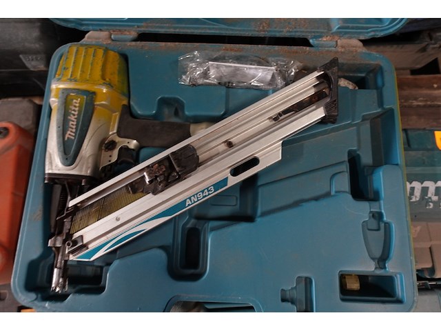 Pneumatisch nagelpistool makita - afbeelding 1 van  2