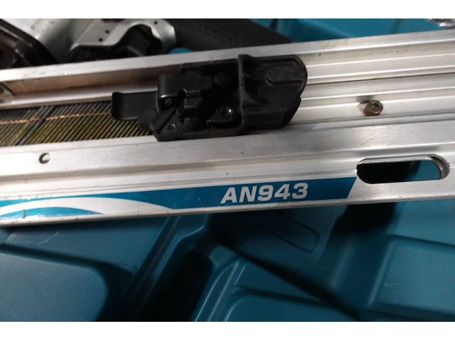 Pneumatisch nagelpistool makita - afbeelding 2 van  2